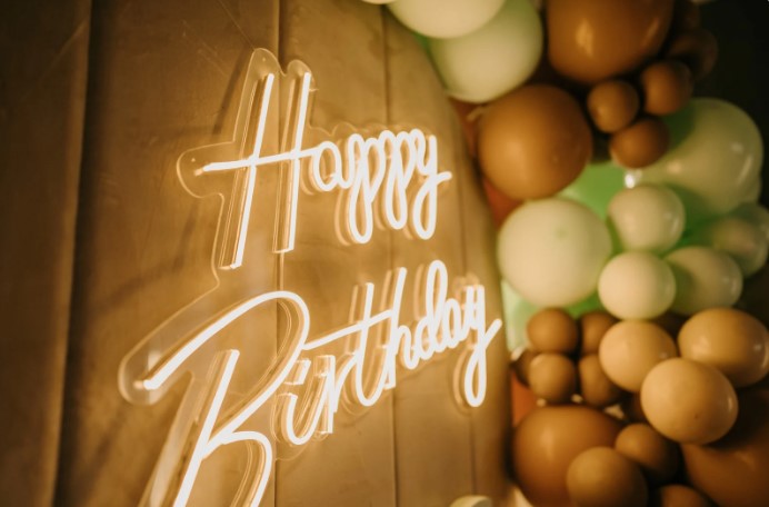 Незабутній день народження: ідеї для святкового сценарію та смачного столу