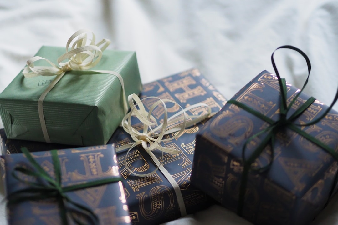 Как выбрать подарок-книгу: практические рекомендации на все случаи